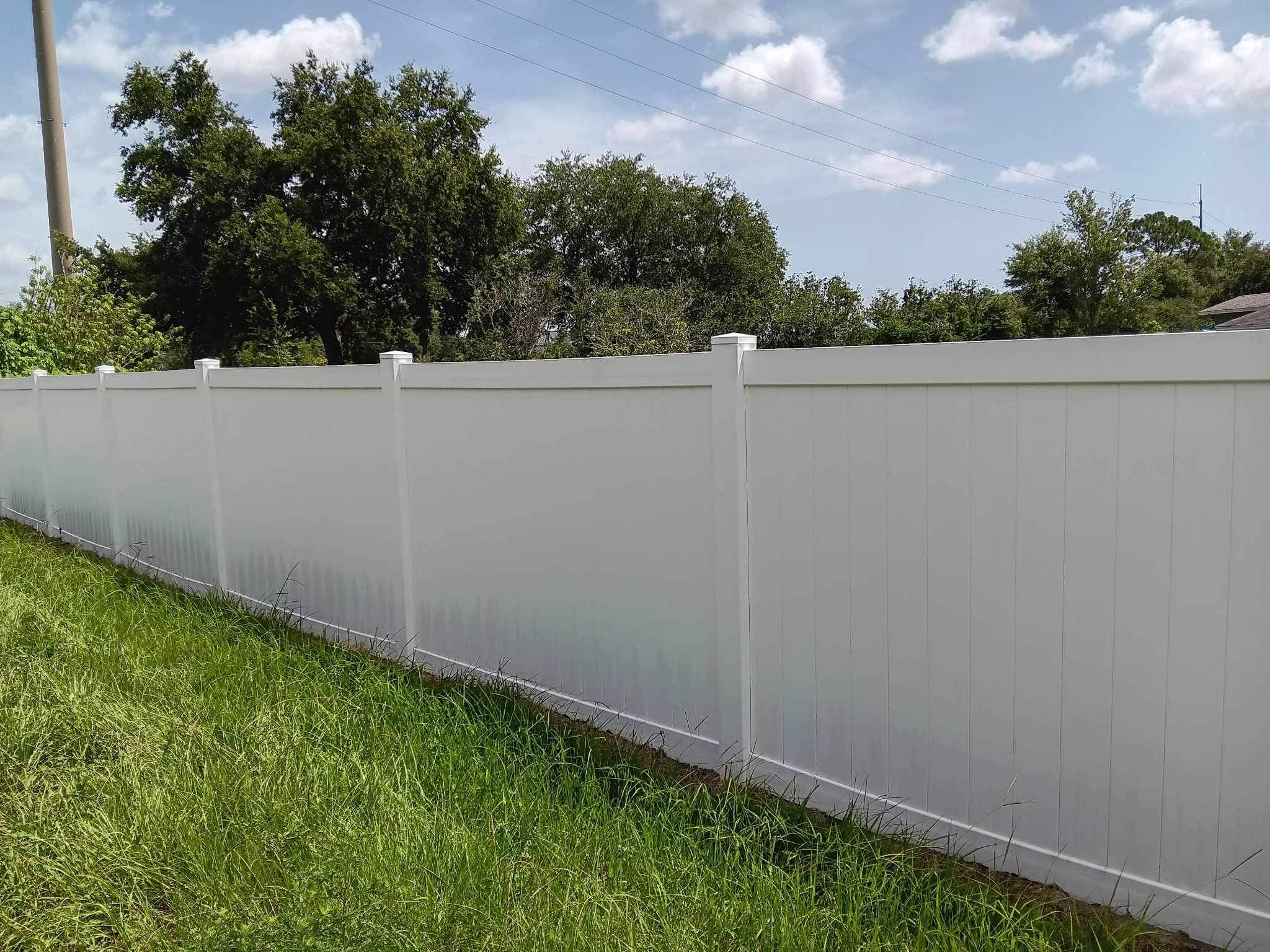 Fence Cleaning in Poinciana, FL